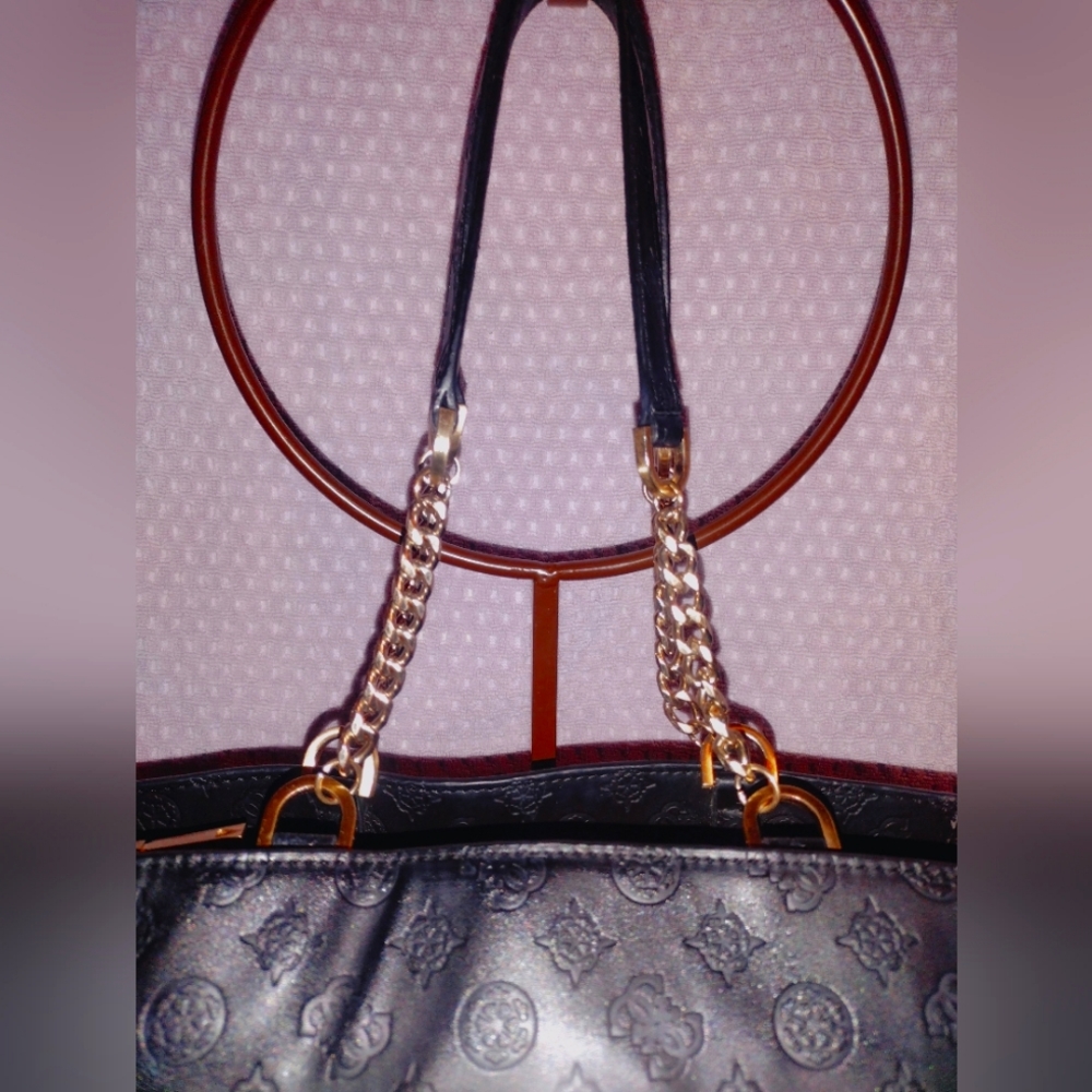 GUESS Black purse with gold chains.#A27 - Picture 5 of 11